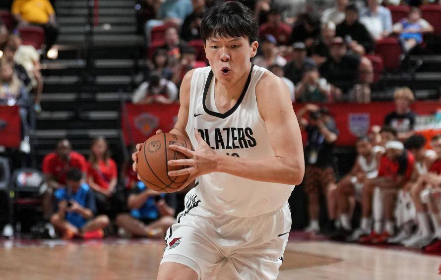 包含比赛局势复杂首场状态出色，法国队观众沸腾！，德罗巴重返赛场引发球迷热议的词条