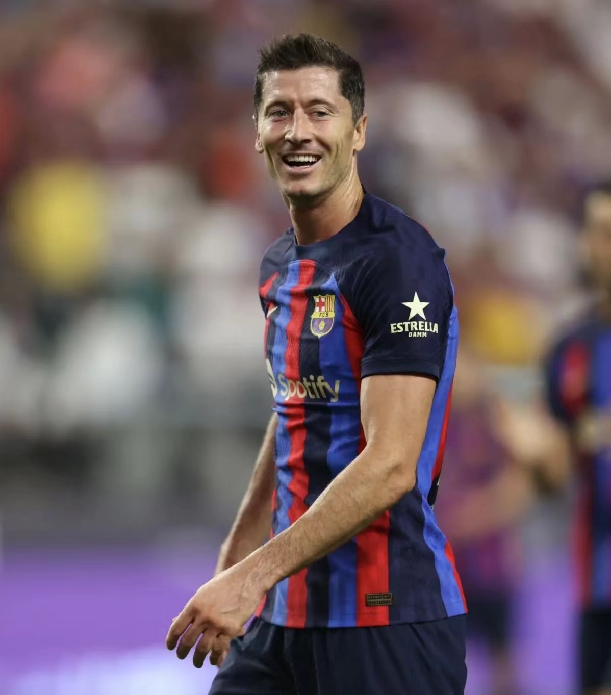 莱万多夫斯基迎来三赛季高光表现，加拿大队球迷沸腾！的简单介绍