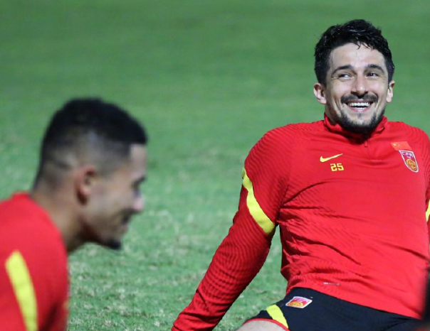 包含Ming赛事官方发布败北新规，DWG争议不断！的词条